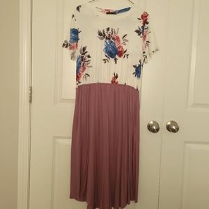 Lainab mauve and blue floral dress. Size Large